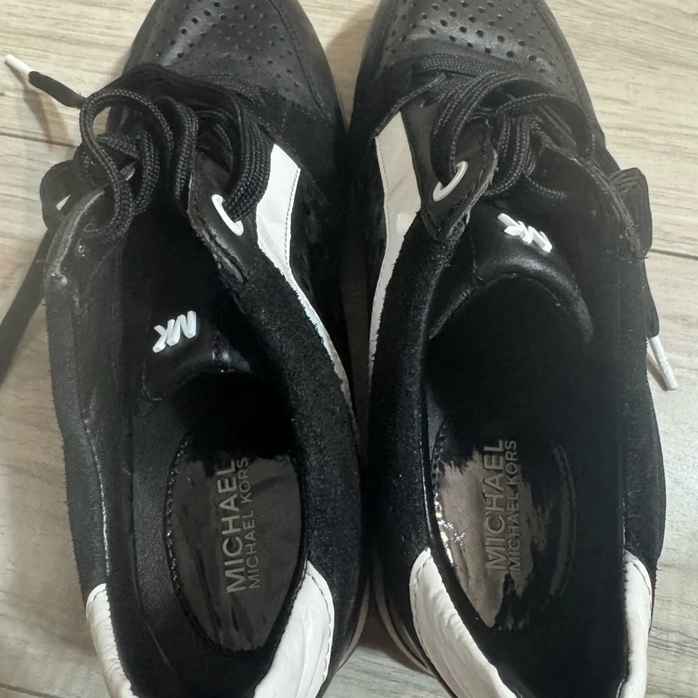 Michael Kors New Black and White Sneakers‎